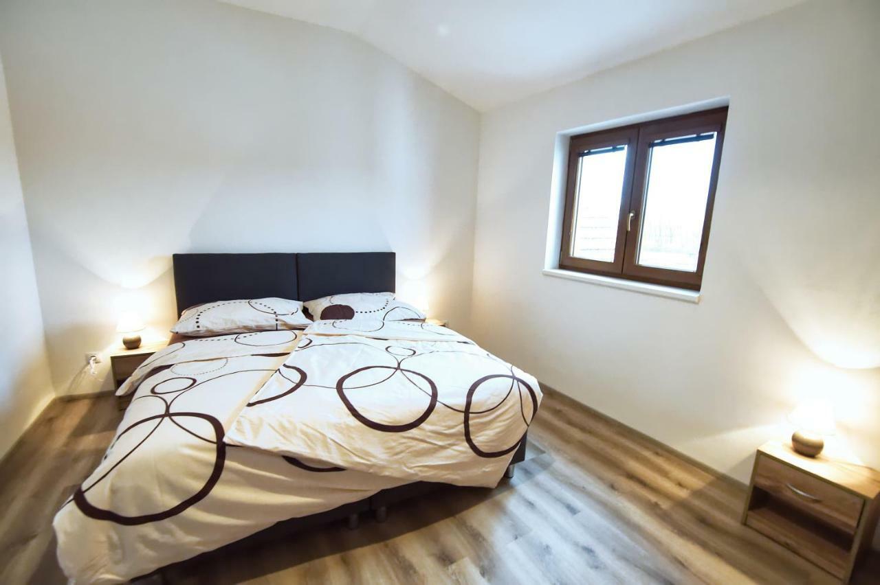 "U Capa" Krasny Apartman V Sedleci Sedlec  Extérieur photo
