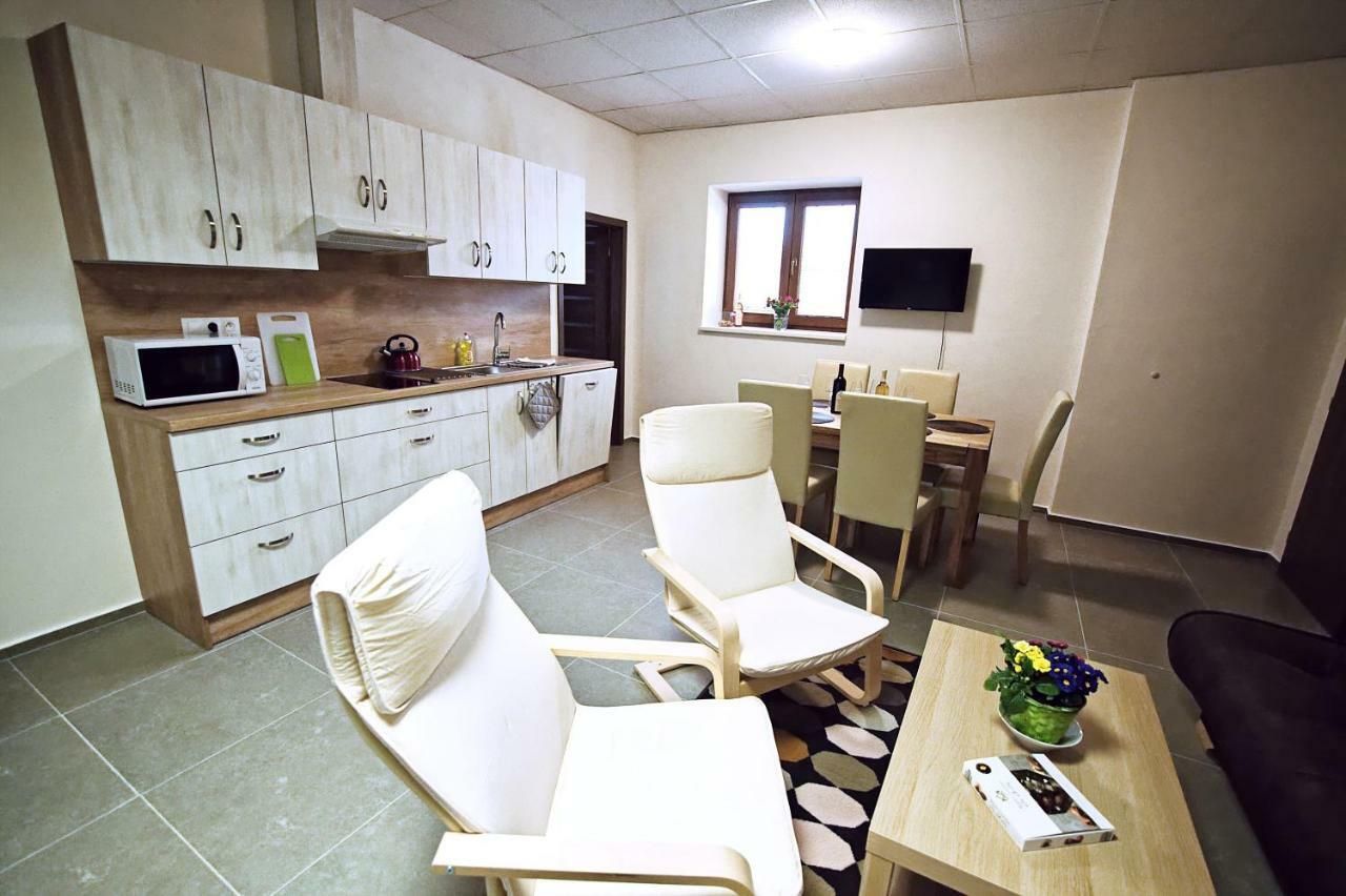 "U Capa" Krasny Apartman V Sedleci Sedlec  Extérieur photo