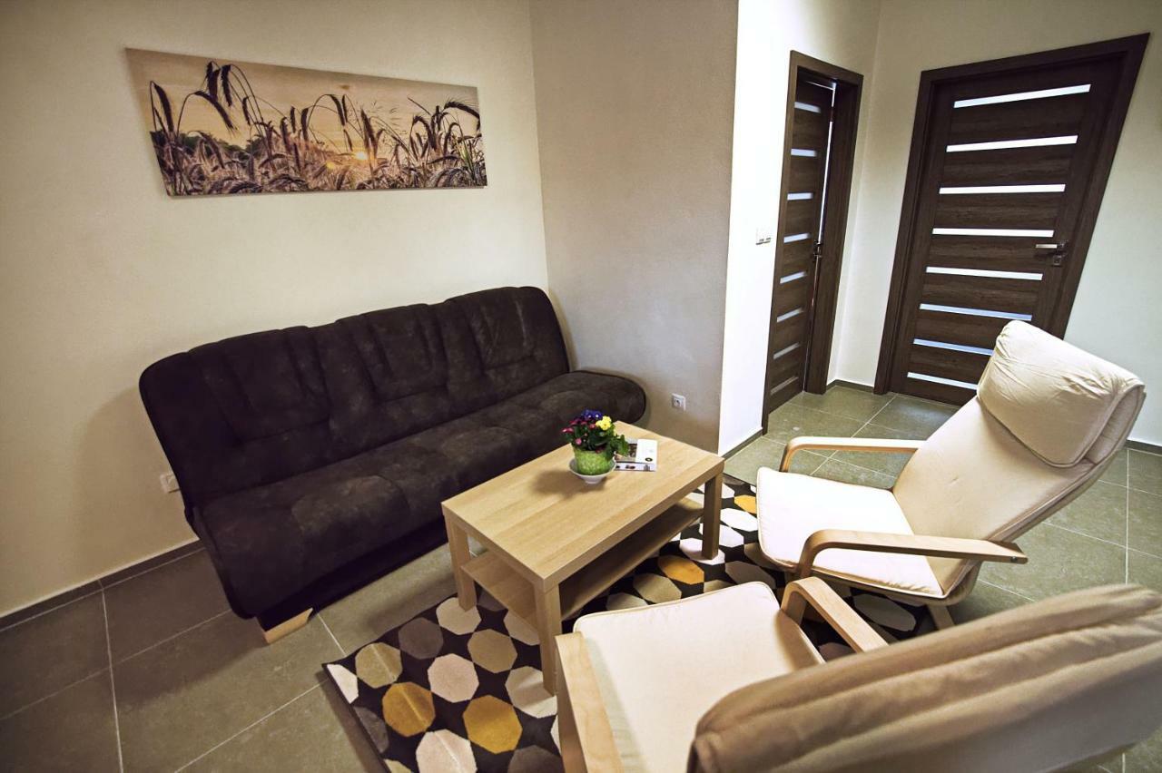 "U Capa" Krasny Apartman V Sedleci Sedlec  Extérieur photo